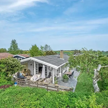 Feriehus Bright And Cozy Summer On A Secluded Plot